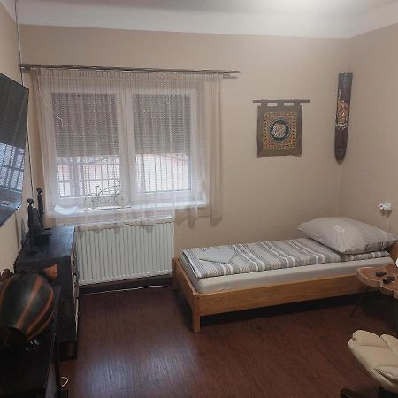 Feher Galamb Apartman Gyál Dış mekan fotoğraf